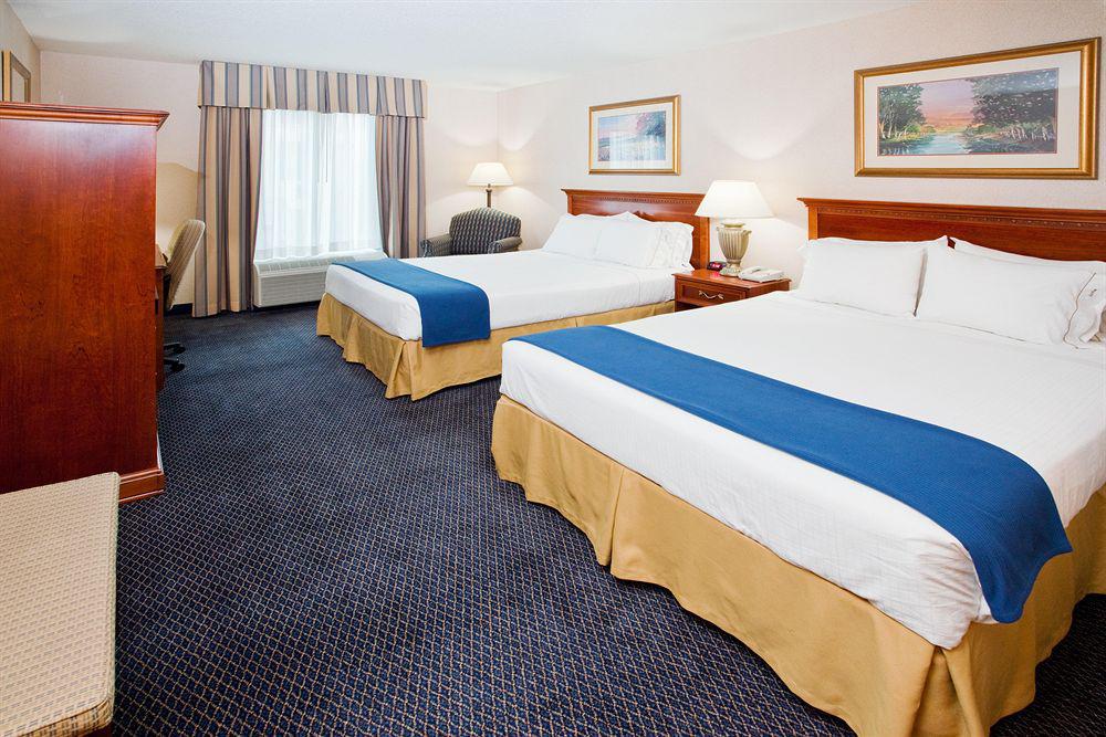 Holiday Inn Express Hotel & Suites Grand Rapids-North By Ihg Уолкер Номер фото