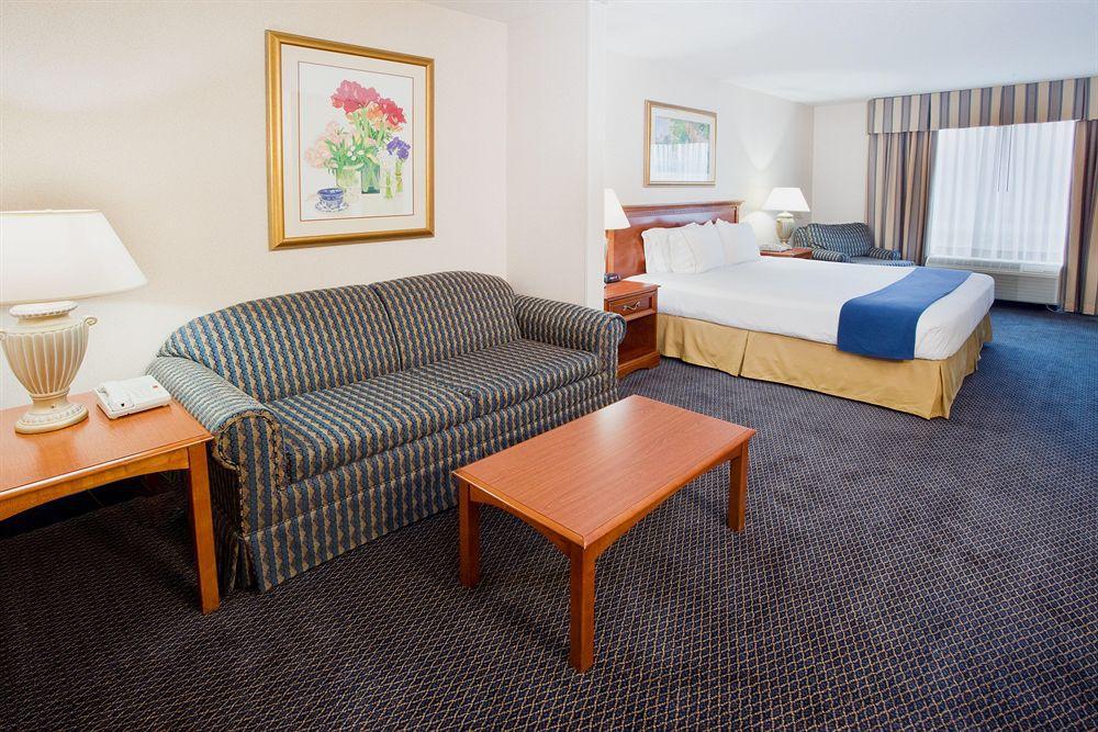 Holiday Inn Express Hotel & Suites Grand Rapids-North By Ihg Уолкер Номер фото