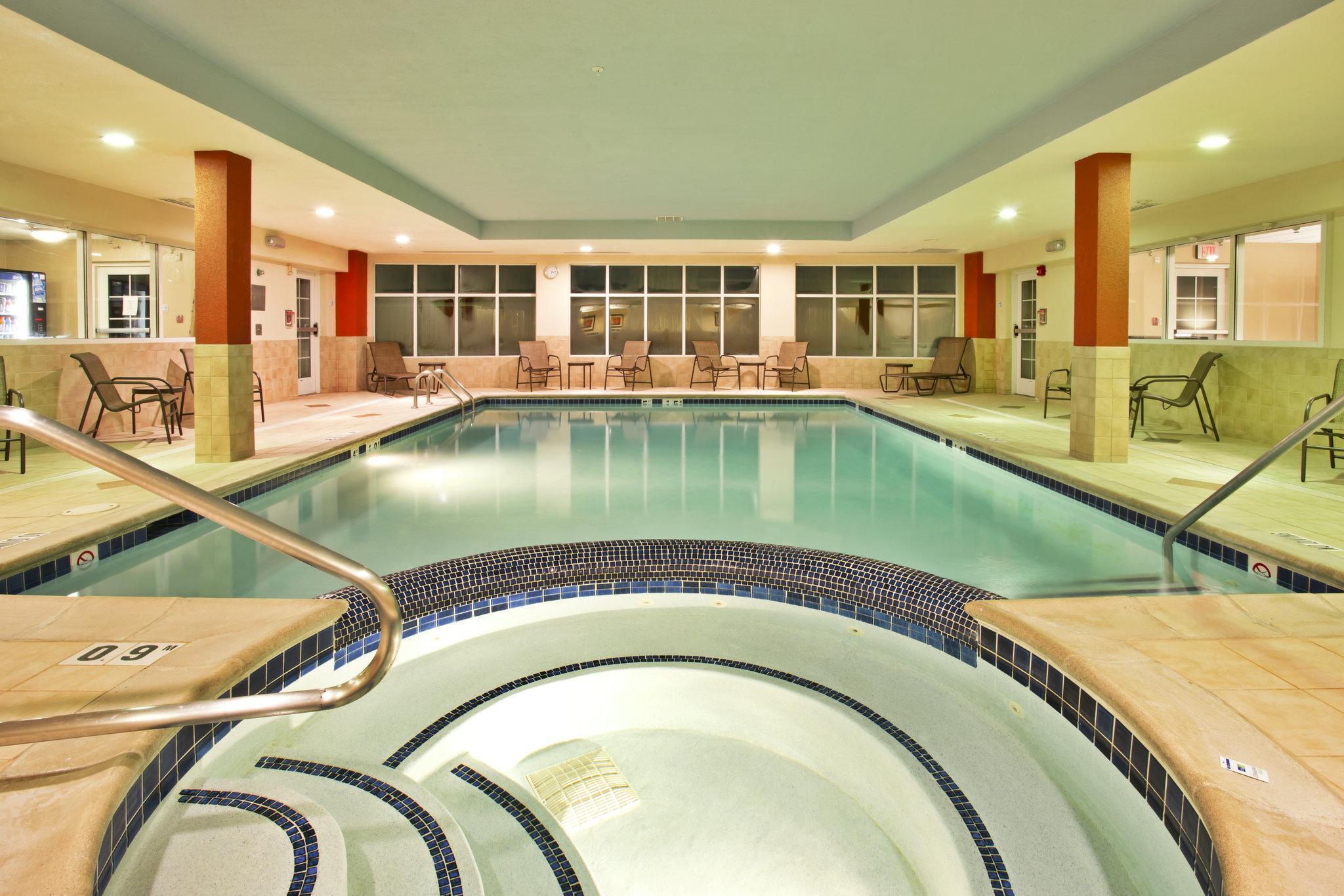 Holiday Inn Express Hotel & Suites Grand Rapids-North By Ihg Уолкер Экстерьер фото