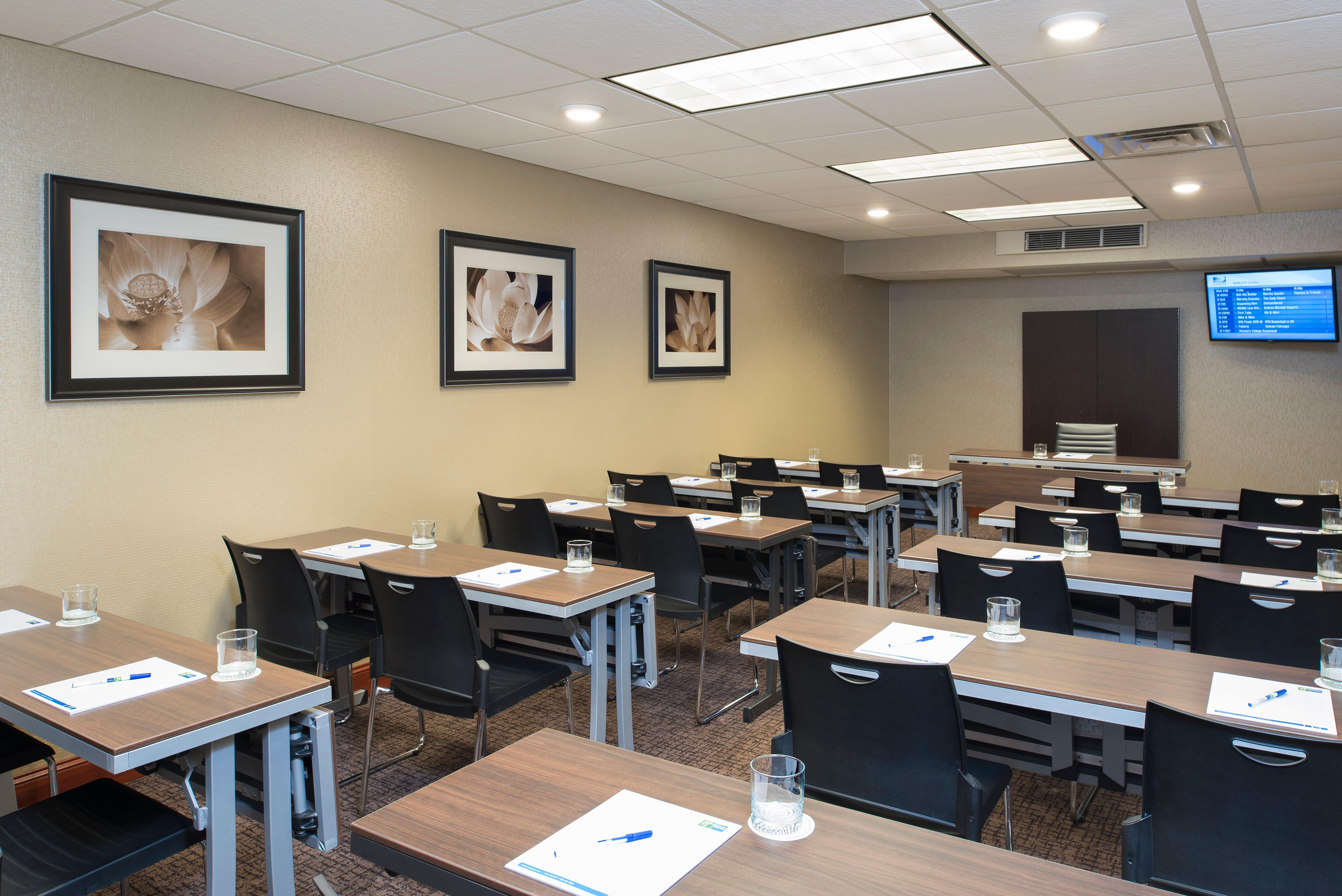 Holiday Inn Express Hotel & Suites Grand Rapids-North By Ihg Уолкер Экстерьер фото