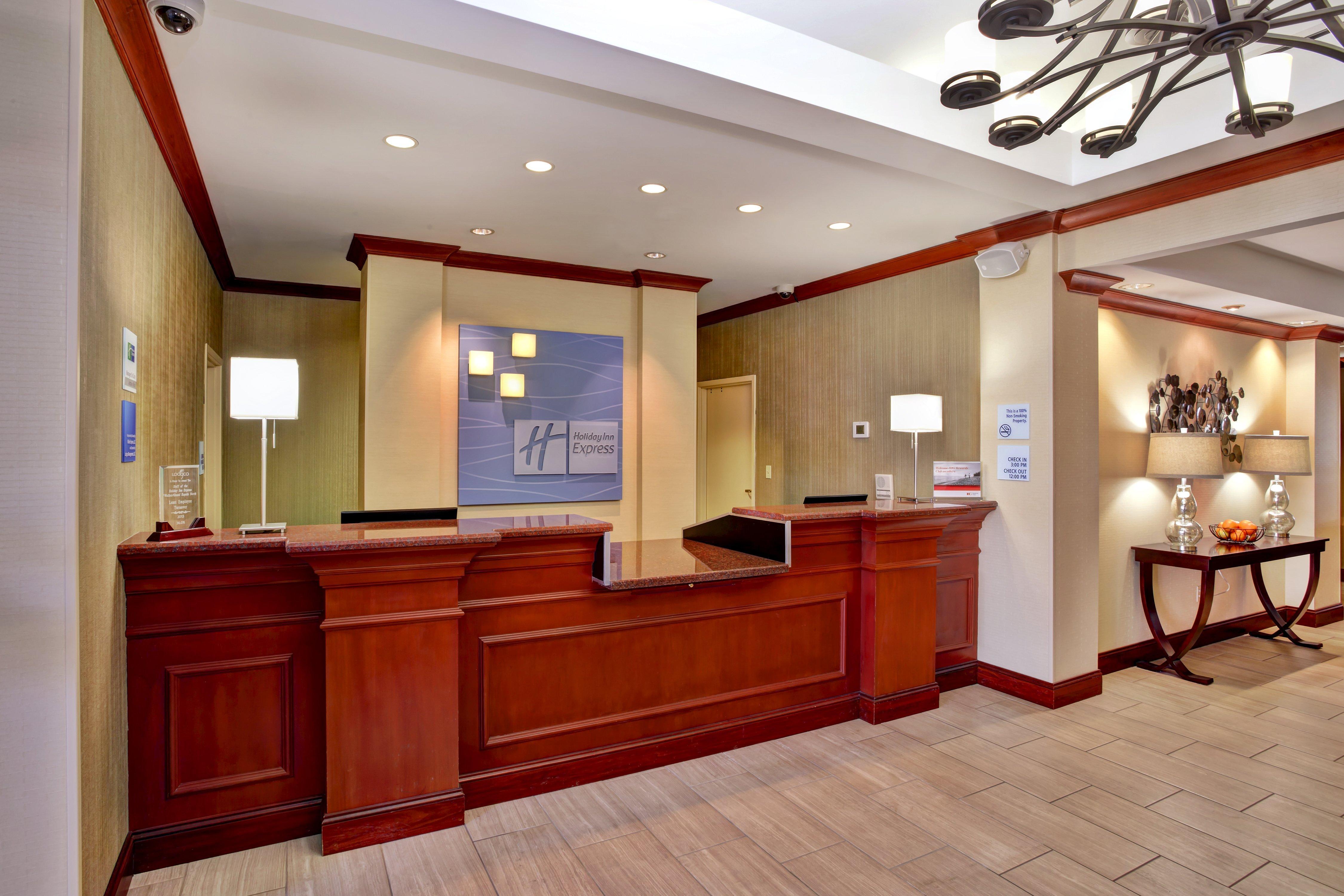 Holiday Inn Express Hotel & Suites Grand Rapids-North By Ihg Уолкер Экстерьер фото