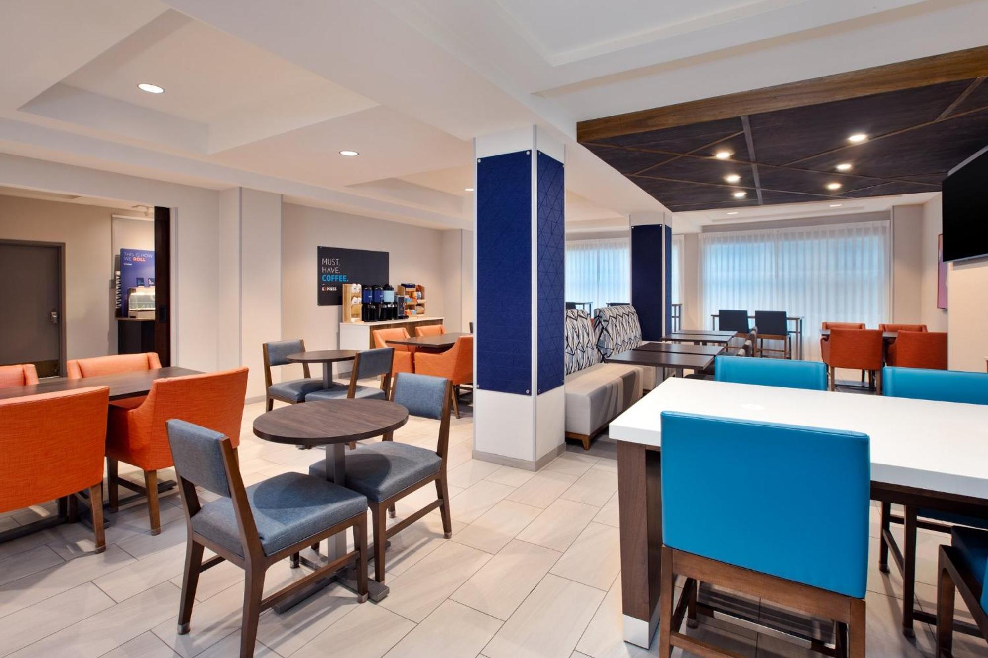 Holiday Inn Express Hotel & Suites Grand Rapids-North By Ihg Уолкер Экстерьер фото