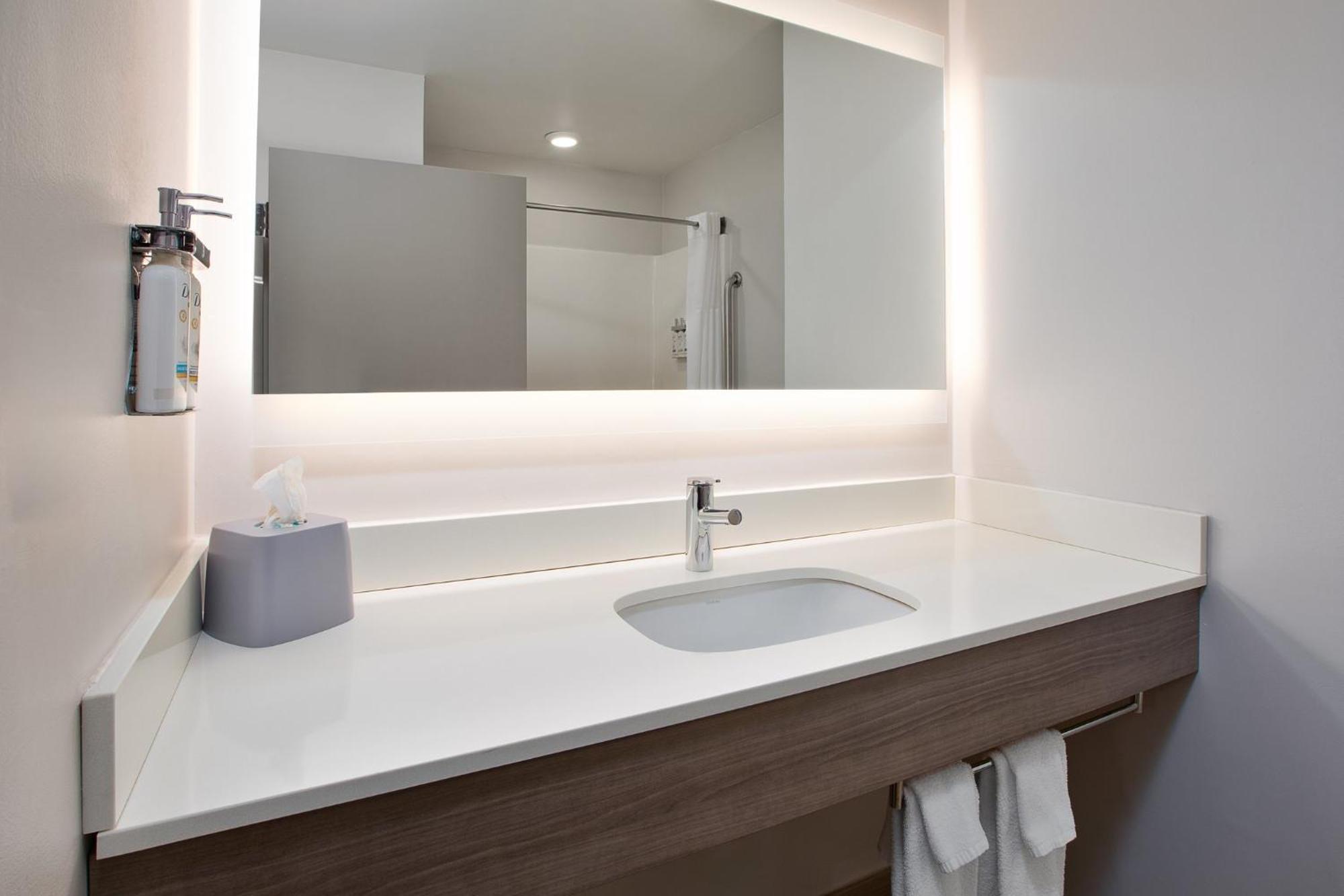 Holiday Inn Express Hotel & Suites Grand Rapids-North By Ihg Уолкер Экстерьер фото