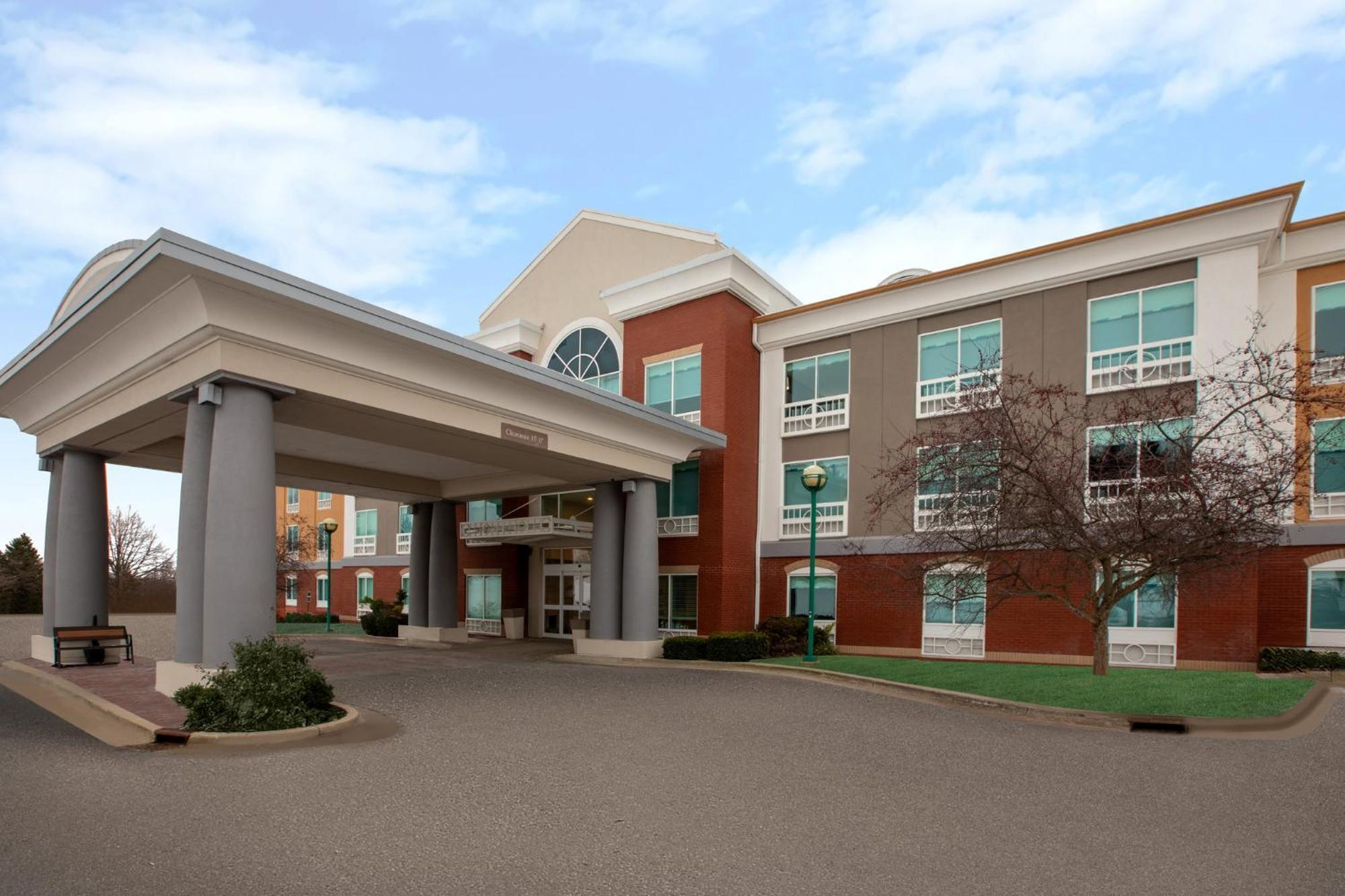 Holiday Inn Express Hotel & Suites Grand Rapids-North By Ihg Уолкер Экстерьер фото