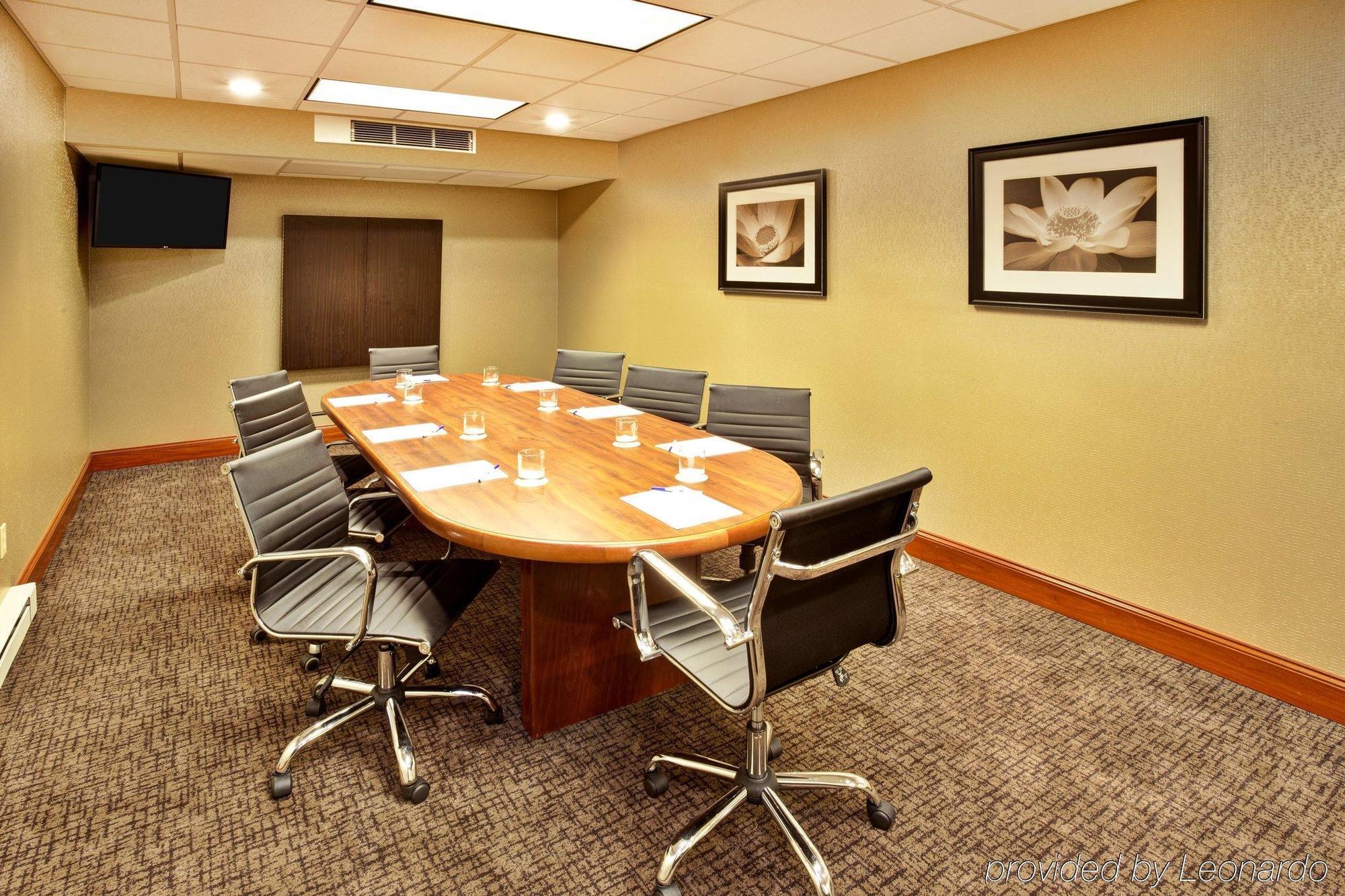 Holiday Inn Express Hotel & Suites Grand Rapids-North By Ihg Уолкер Экстерьер фото